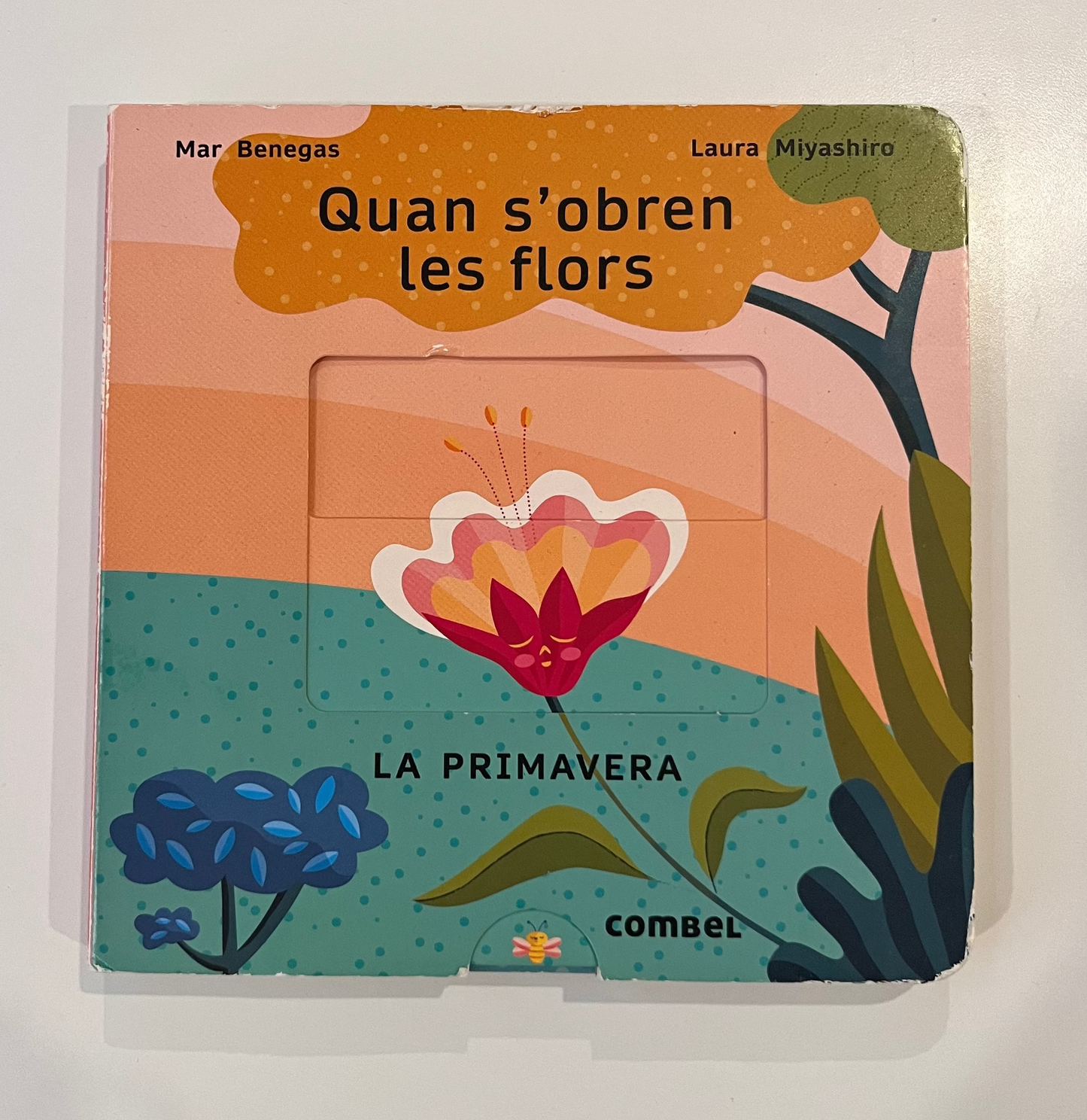 Libro “Quan s’obren les flors”