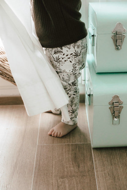 LEGGING FOREST (interior afelpado). Talla new born y 1-3m